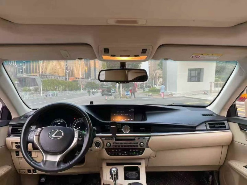 衡阳14年雷克萨斯ES5