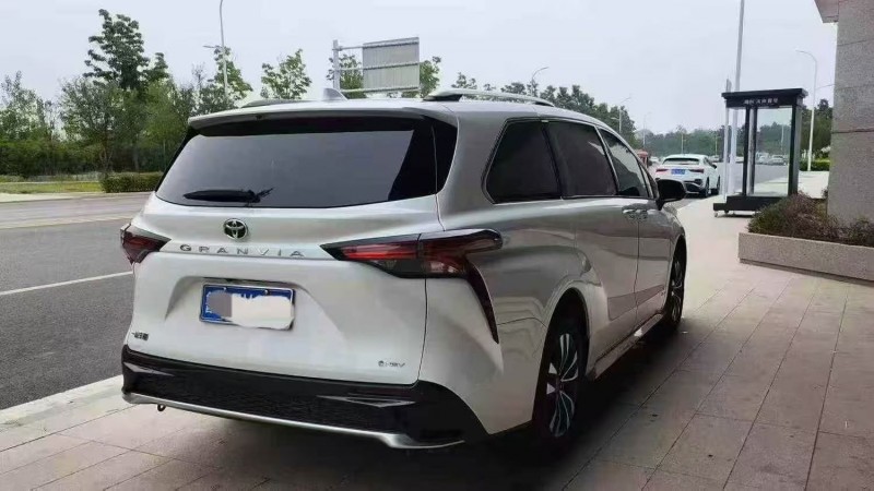邯郸24年丰田格瑞维亚8