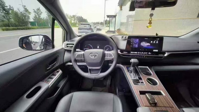 邯郸24年丰田格瑞维亚9