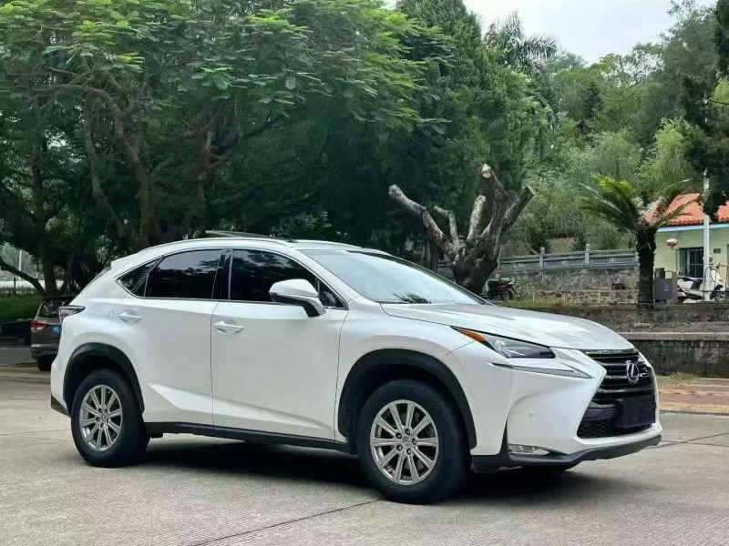 三明15年雷克萨斯NX3