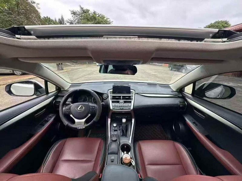 三明15年雷克萨斯NX6