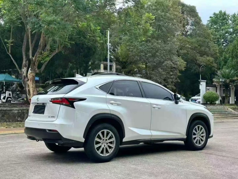 三明15年雷克萨斯NX7