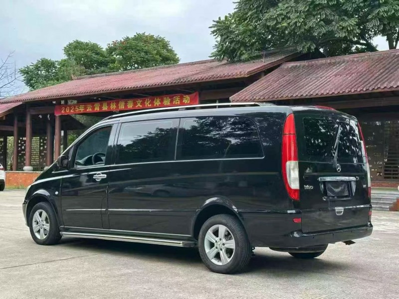 莆田13年奔驰威霆8