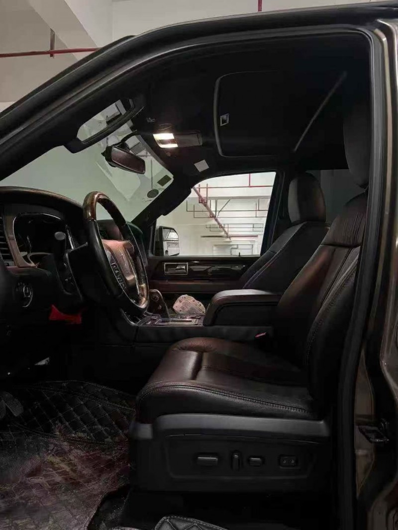 重庆17年林肯领航员3