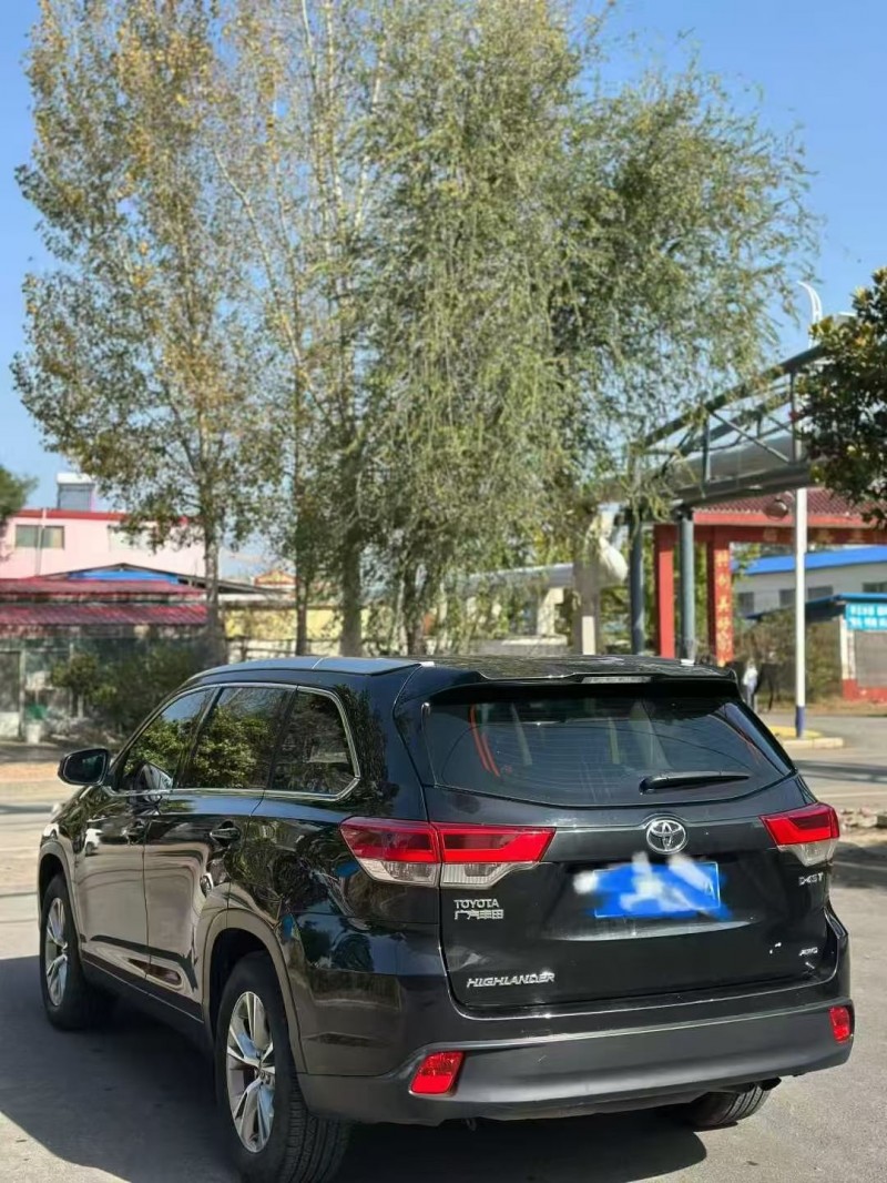 枣庄19年丰田汉兰达6