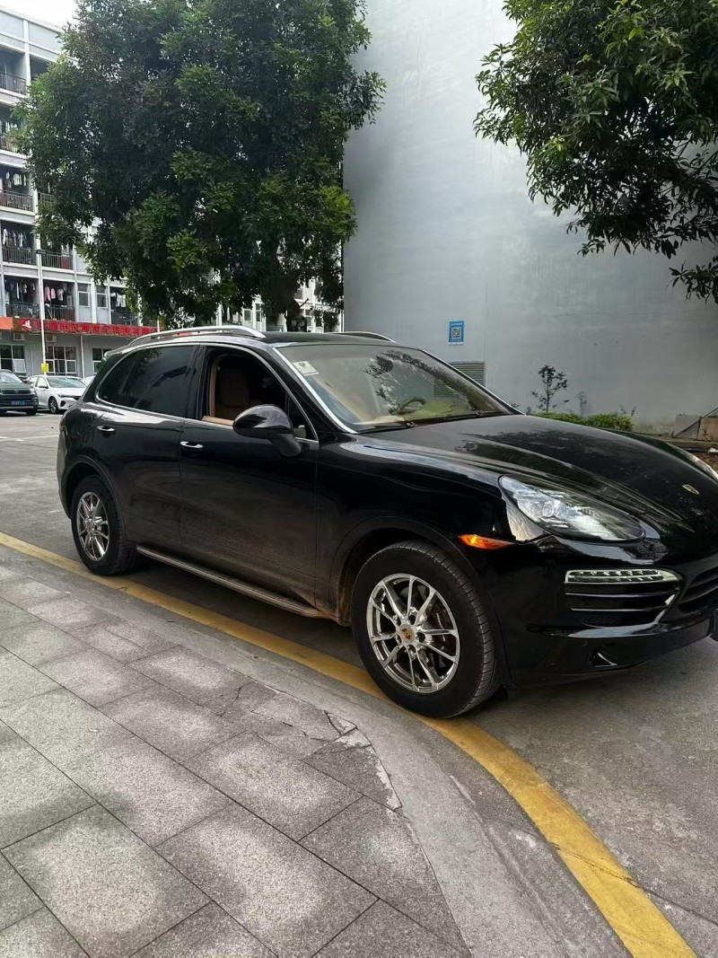 深圳14年保时捷卡宴3