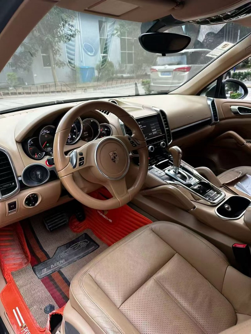 深圳14年保时捷卡宴9