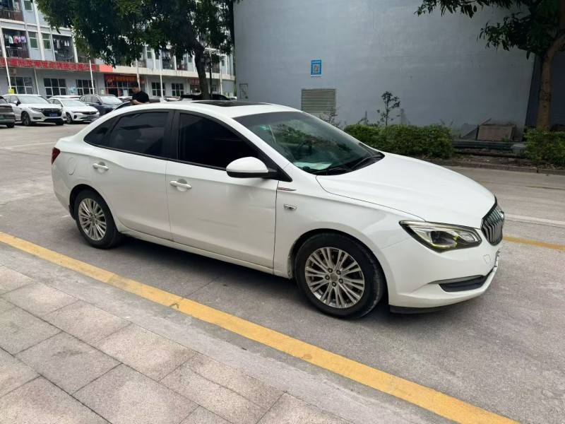 深圳16年别克英朗2