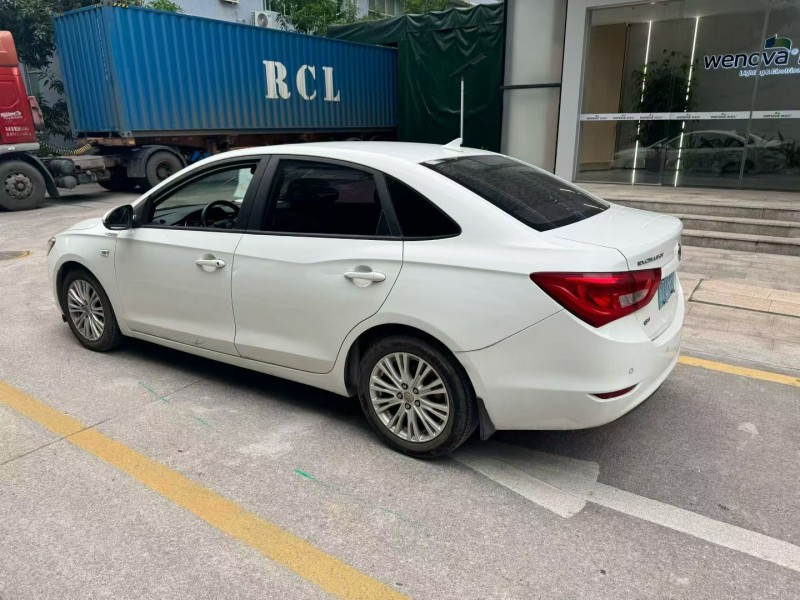 深圳16年别克英朗4