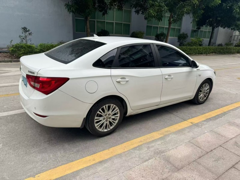 深圳16年别克英朗5