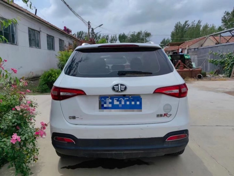 青岛18年一汽森雅9