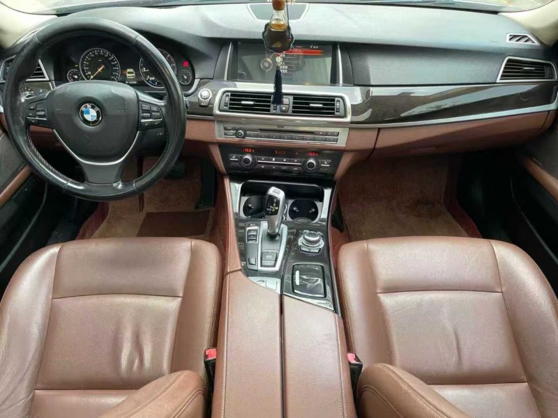 济宁17年宝马5系4