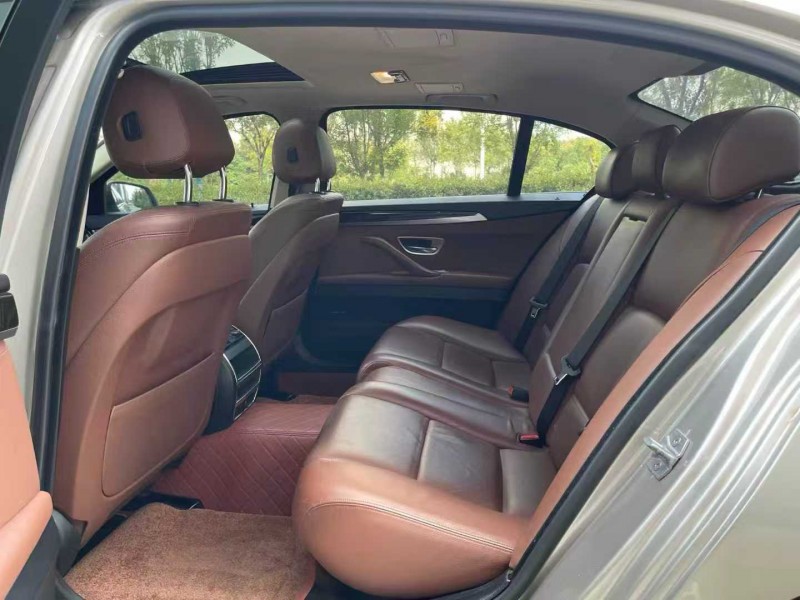 济宁17年宝马5系6