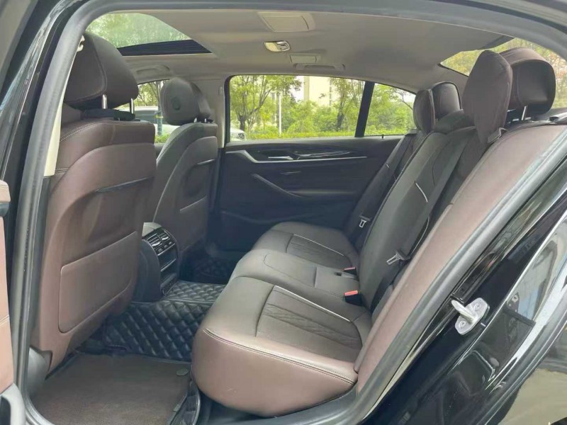 济宁21年宝马5系6