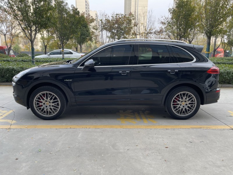 济宁16年保时捷卡宴8