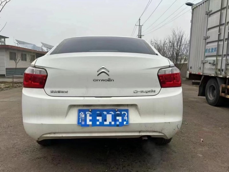 青岛17年雪铁龙爱丽舍8