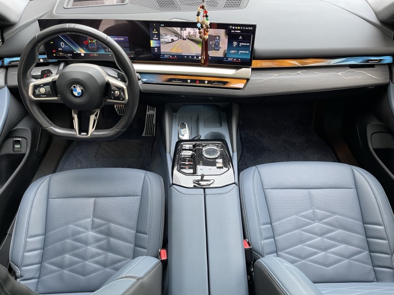 济宁24年宝马5系6