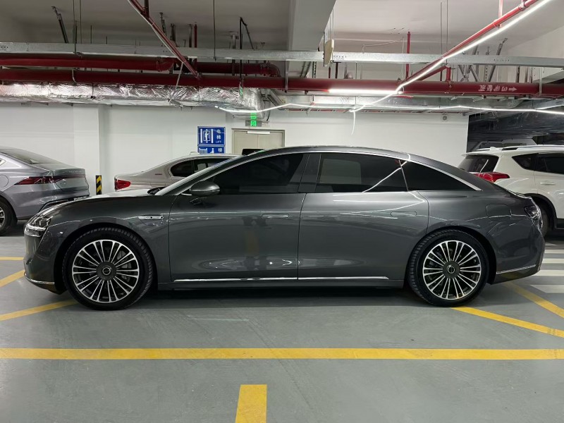 深圳25年华为智选享界7