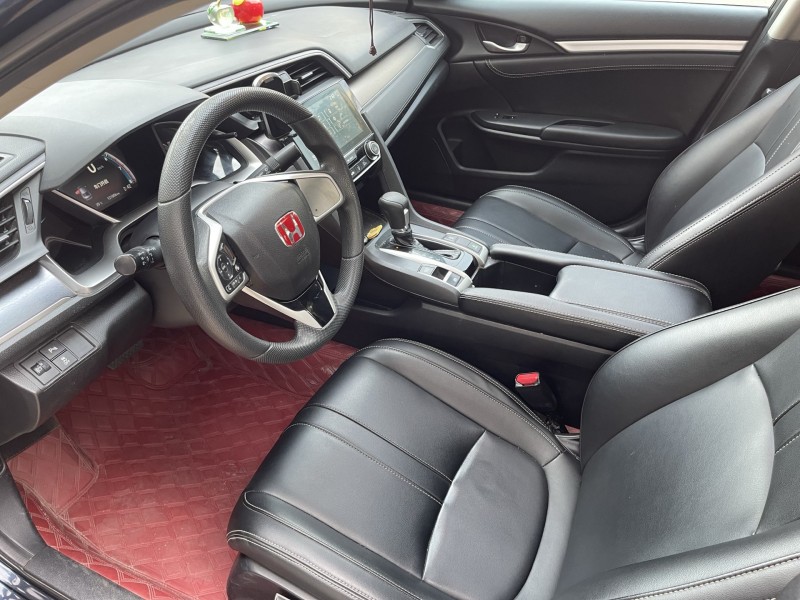 济宁19年本田思域4