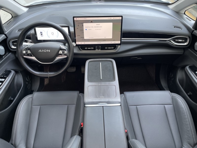 济宁23年传祺埃安V6