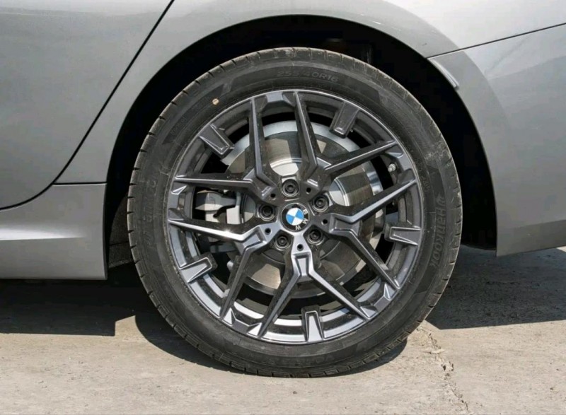 渭南24年宝马3系8