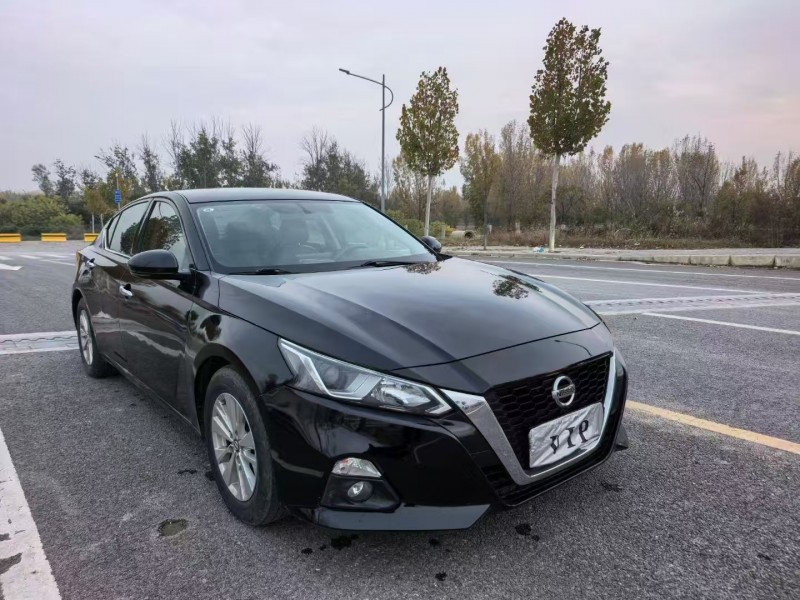 郑州22年日产天籁2