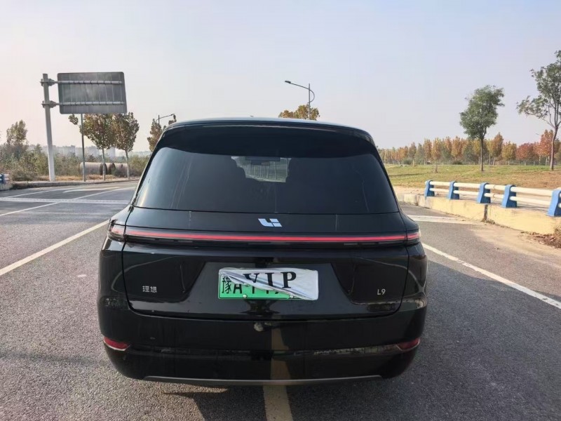 郑州23年理想L99