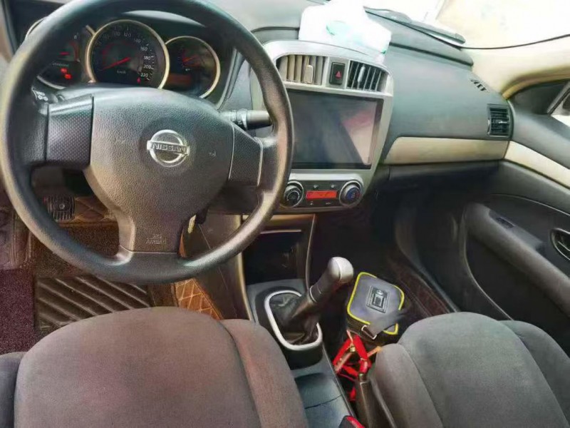 潍坊17年日产轩逸4