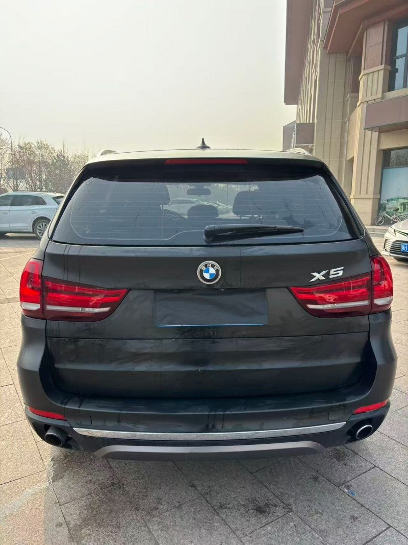 承德17年宝马X59