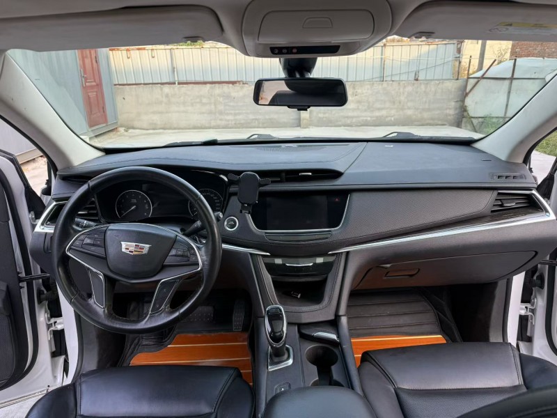 徐州18年凯迪拉克XT57