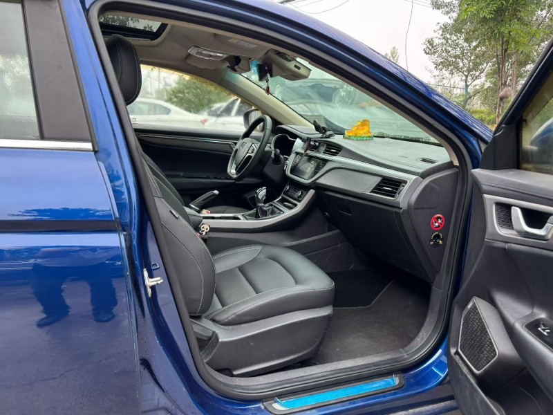 徐州18年吉利帝豪7