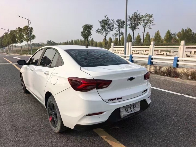 郑州20年雪佛兰科沃兹7