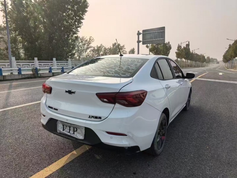 郑州20年雪佛兰科沃兹8