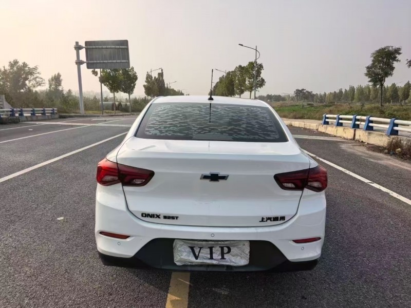 郑州20年雪佛兰科沃兹9