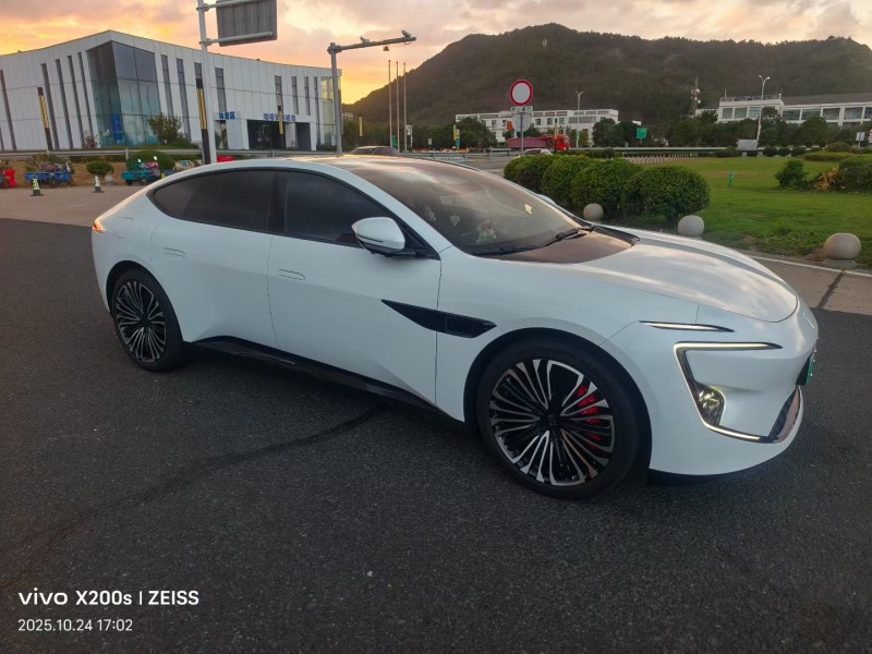 宁波25年阿维塔122