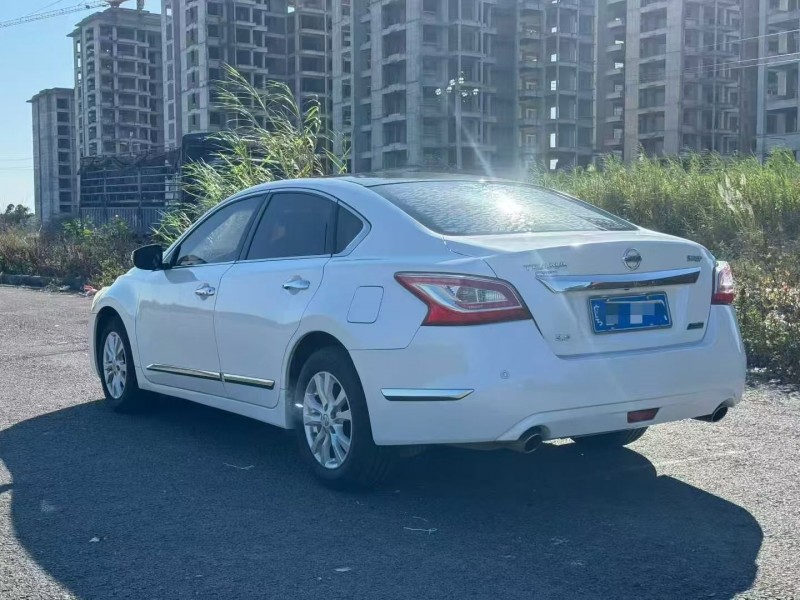 深圳16年日产天籁6