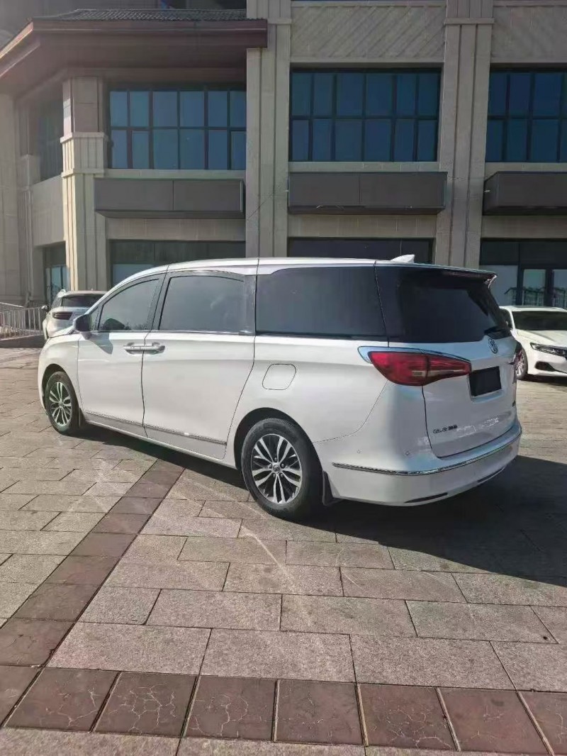 秦皇岛17年别克GL88