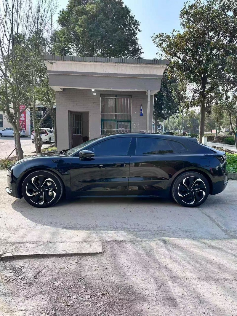 襄阳23年极氪汽车0014