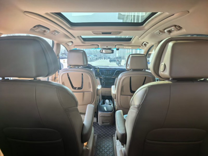 承德17年别克GL85