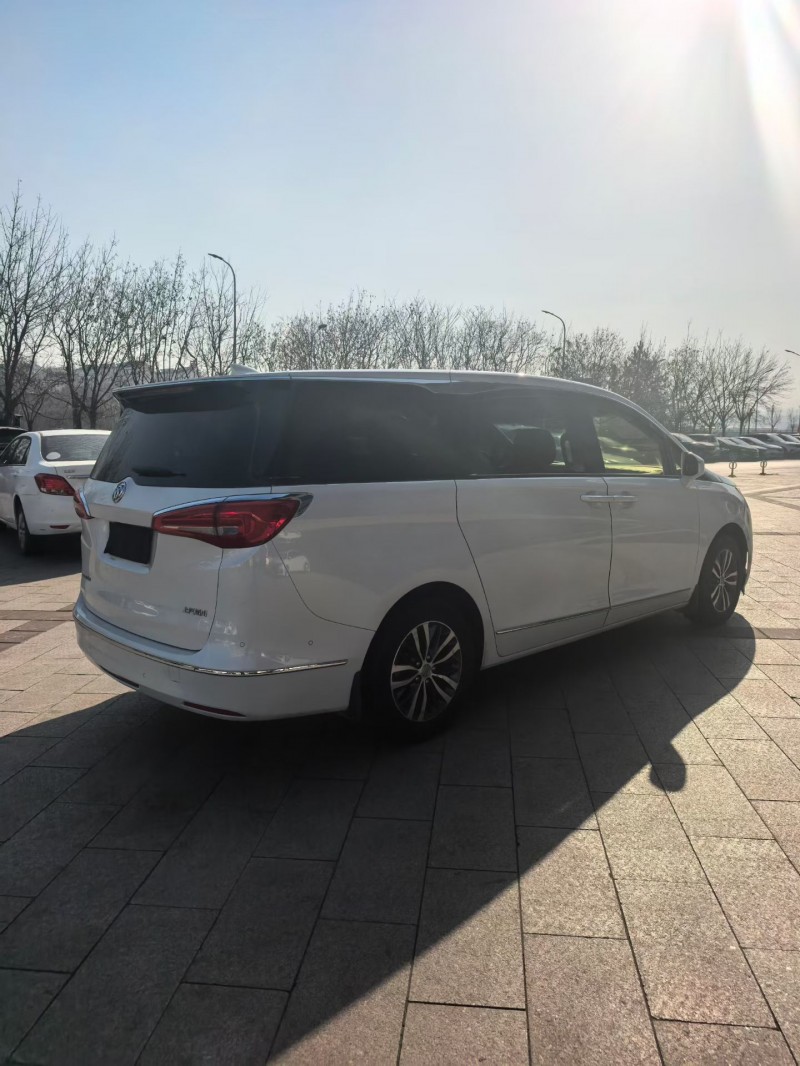 承德17年别克GL87