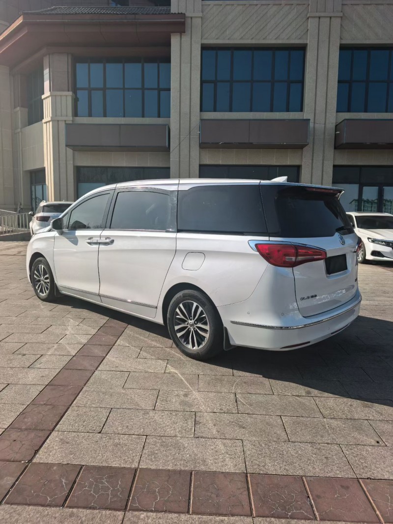 承德17年别克GL88