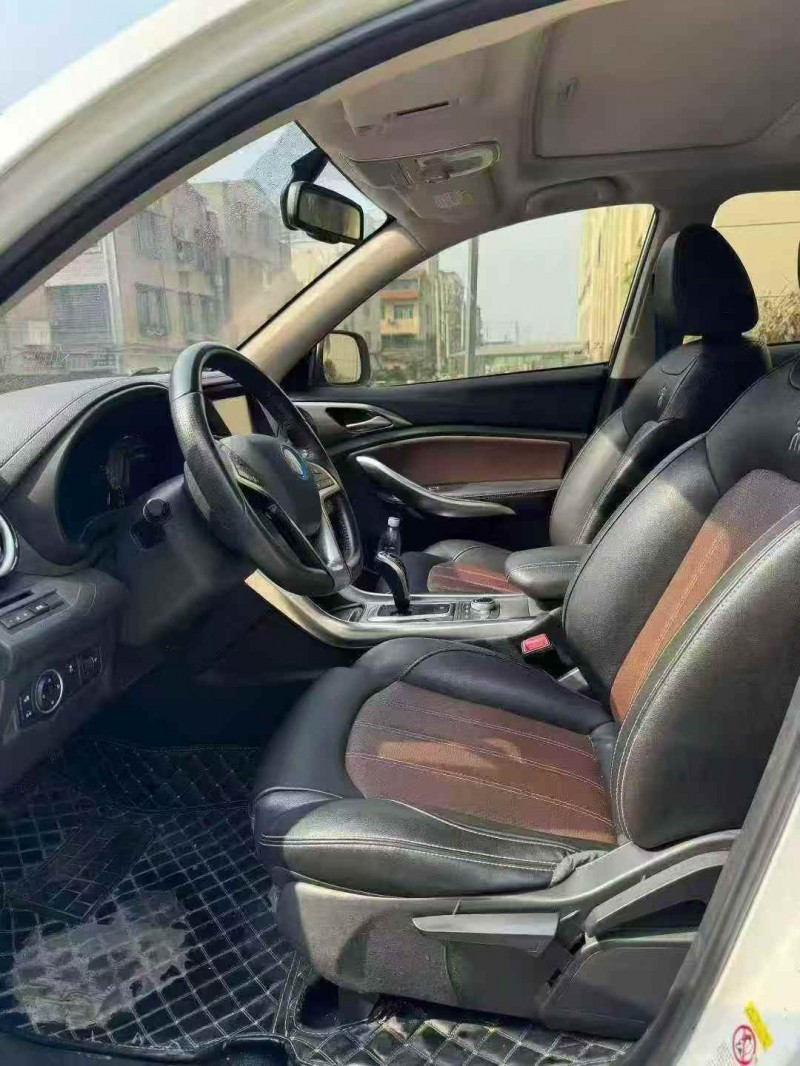 襄阳18年比亚迪宋6