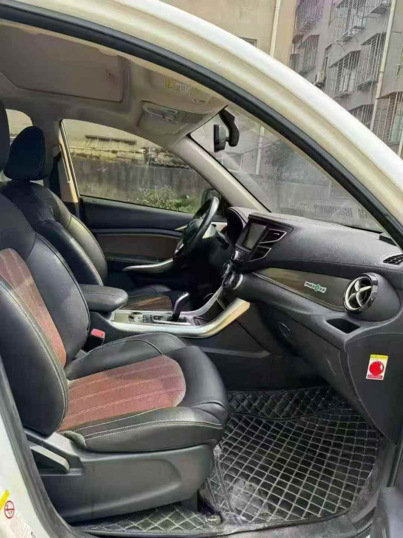 襄阳18年比亚迪宋7