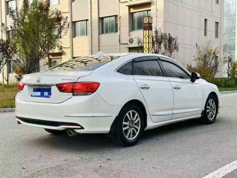 青岛17年本田思铂睿7