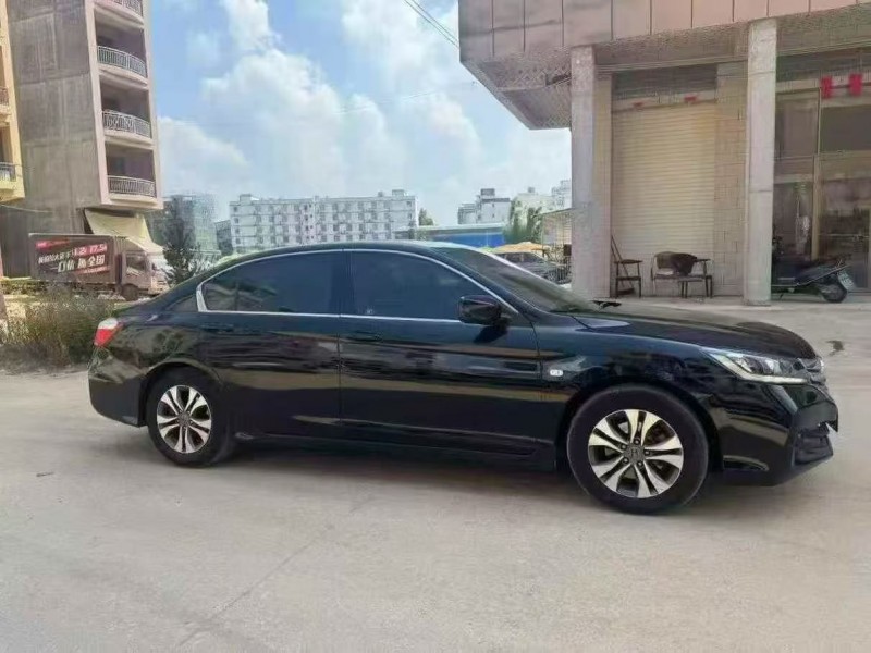 梧州15年本田雅阁2