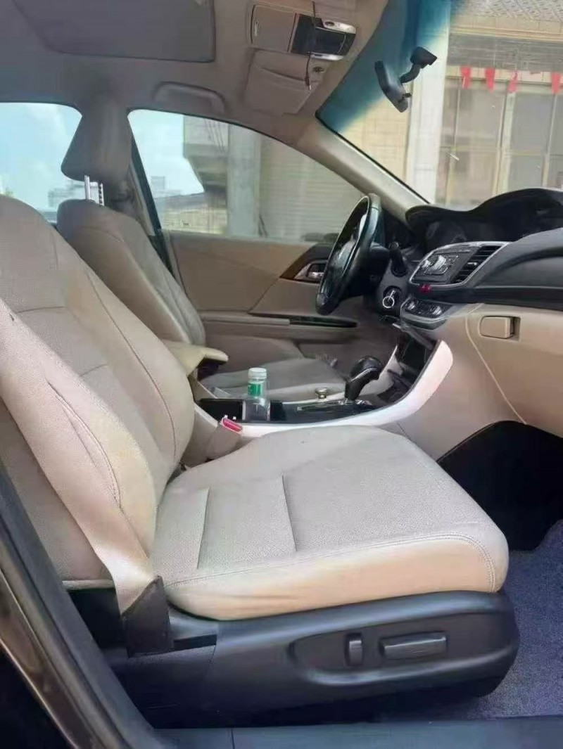 梧州15年本田雅阁4