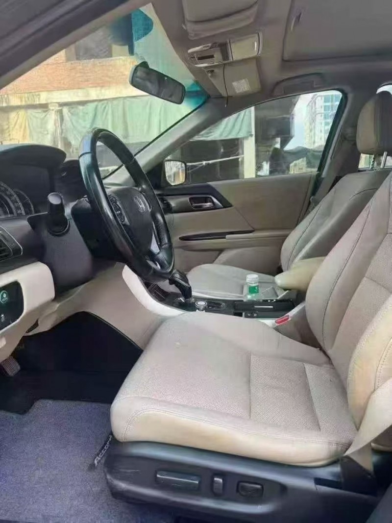 梧州15年本田雅阁7