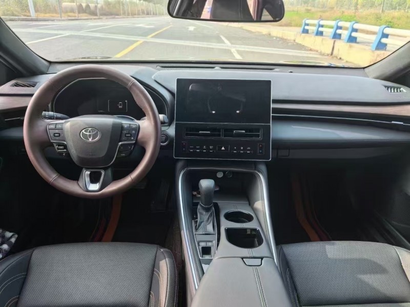 郑州25年丰田亚洲龙5