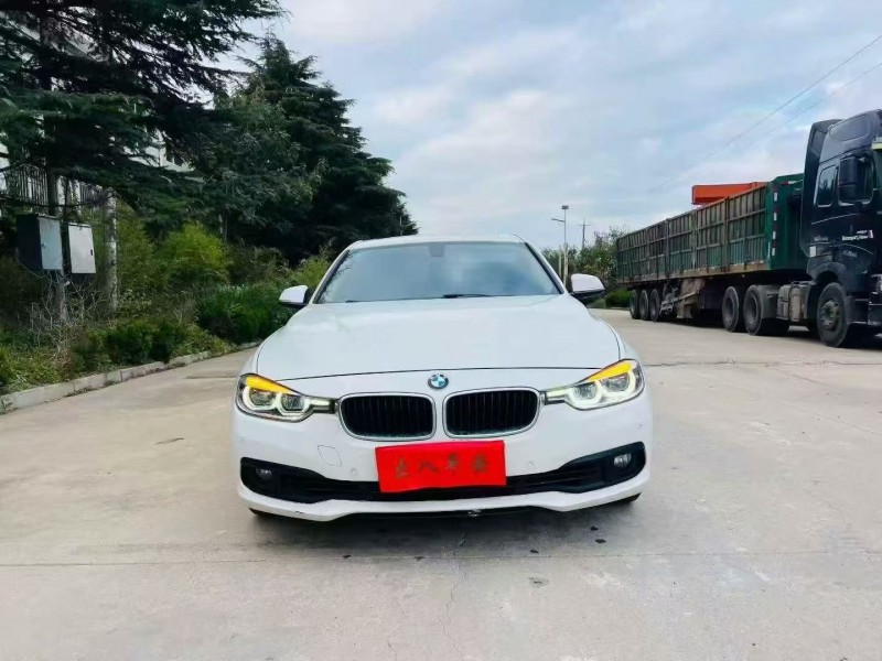 青岛16年宝马3系1