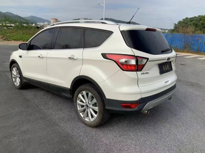 云浮17年福特翼虎6